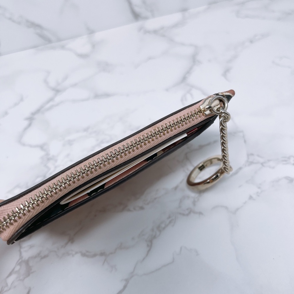 Used in great condition Kate spade cardholder - Picture 6 of 7